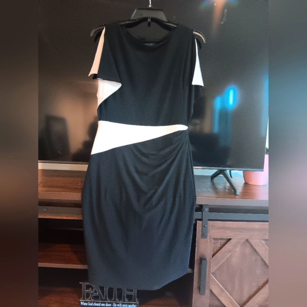 New Women dress size 4. Ralph Lauren.